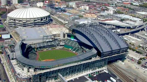 岩井明爱泰国LPGA次轮领先尹天琪两杆，殷若宁与多人并列第十五