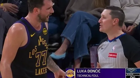 周琦得11分首钢不敌广厦 王哲林贡献18+15上海战胜北控